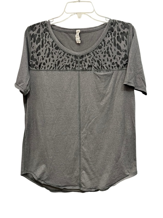 lululemon athletica Tops - lululemon Grey Scoop Neck Short Sleeve Top with Animal Yoke w/pocket sz 8 EUC